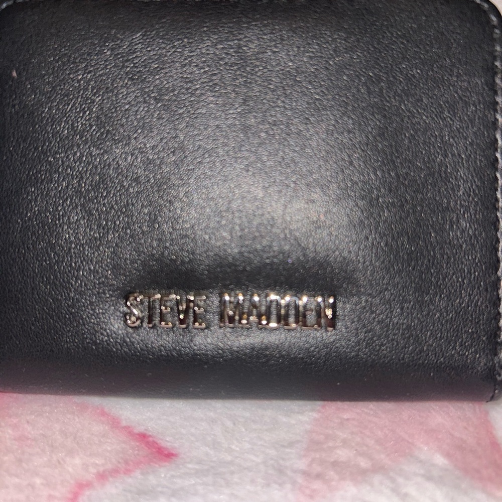 Steve Madden Black Leather Wallet with Silver Logo